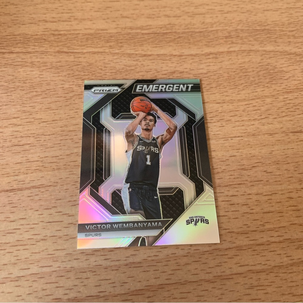 2023-24 Victor Wembanyama Panini Prizm Emergent Silver Holo RC #12 Spurs